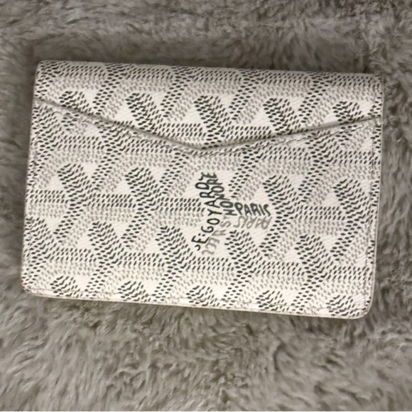 Goyard White Wallet - Picture 1 of 2
